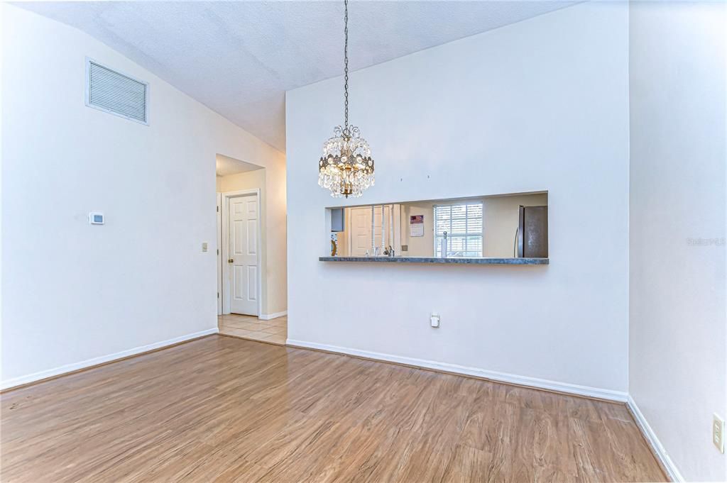 For Sale: $207,000 (2 beds, 2 baths, 1159 Square Feet)