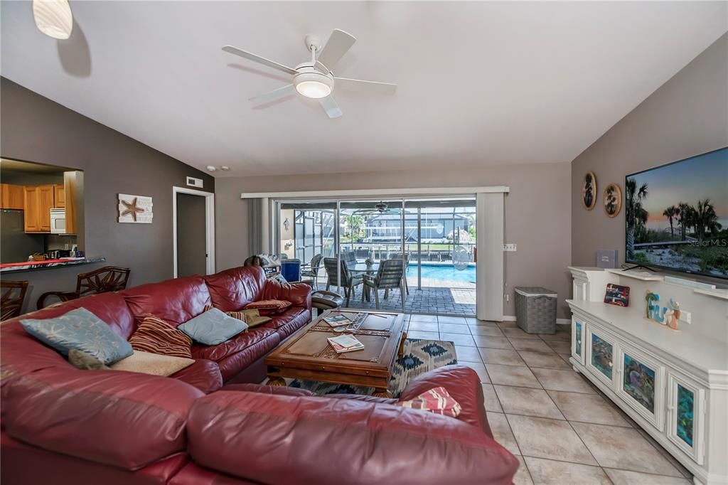 For Sale: $640,000 (3 beds, 2 baths, 1541 Square Feet)