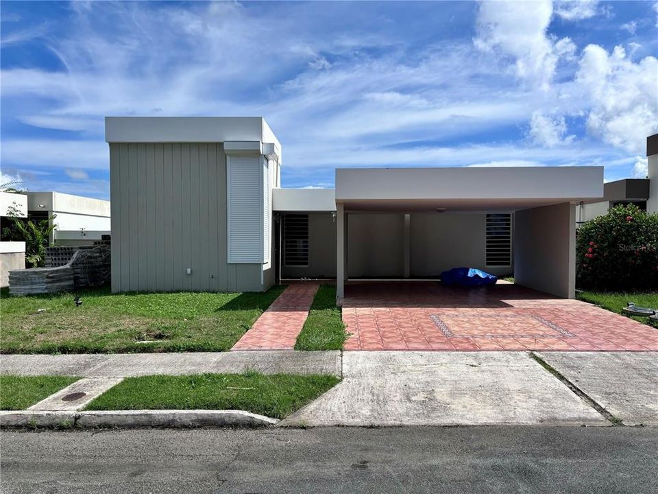 Vendido Recientemente: $385,000 (4 camas, 2 baños, 1465 Pies cuadrados)