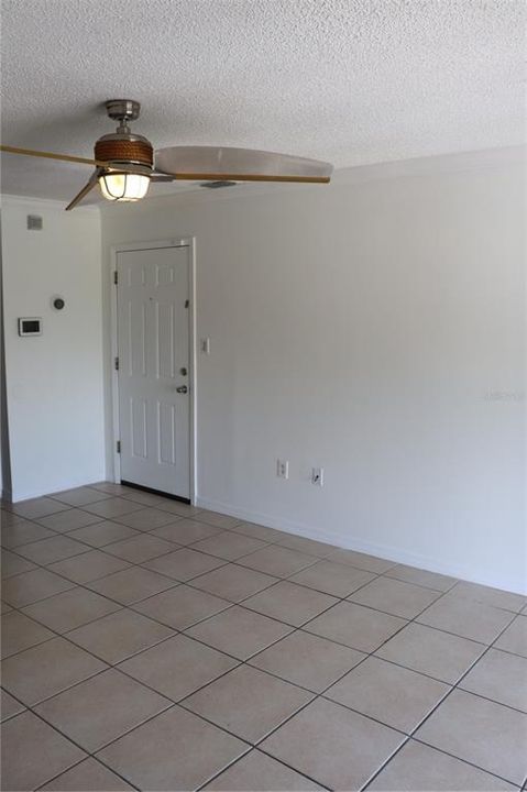 For Rent: $1,225 (1 beds, 1 baths, 785 Square Feet)