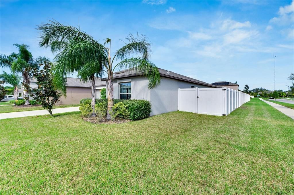 For Sale: $389,000 (4 beds, 2 baths, 1935 Square Feet)