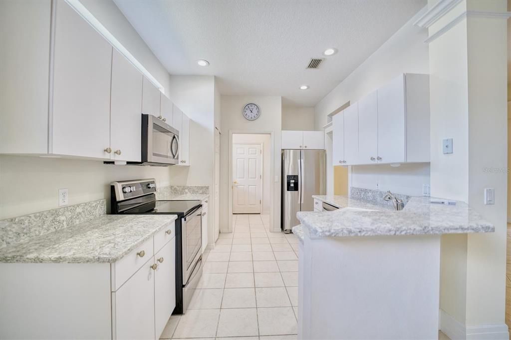 For Rent: $2,645 (2 beds, 2 baths, 1548 Square Feet)