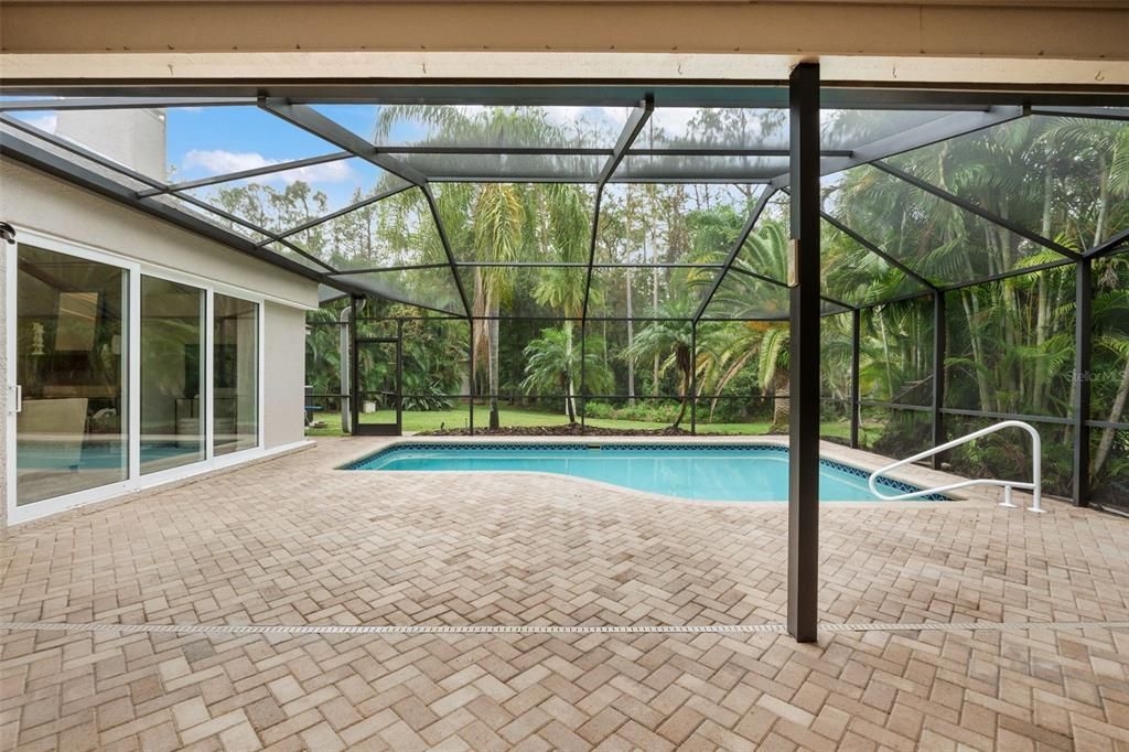 Large pool deck area