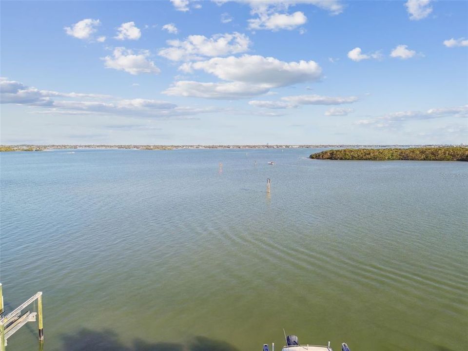 Activo con contrato: $1,390,000 (4 camas, 2 baños, 2273 Pies cuadrados)