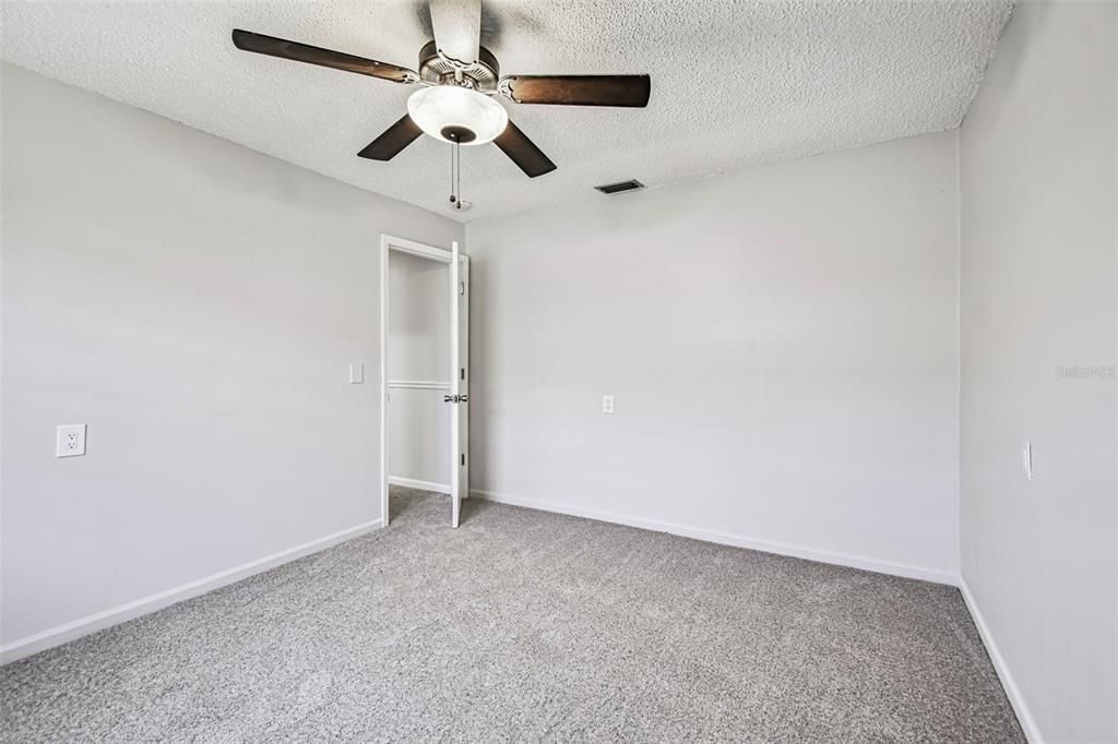 Activo con contrato: $1,390,000 (4 camas, 2 baños, 2273 Pies cuadrados)