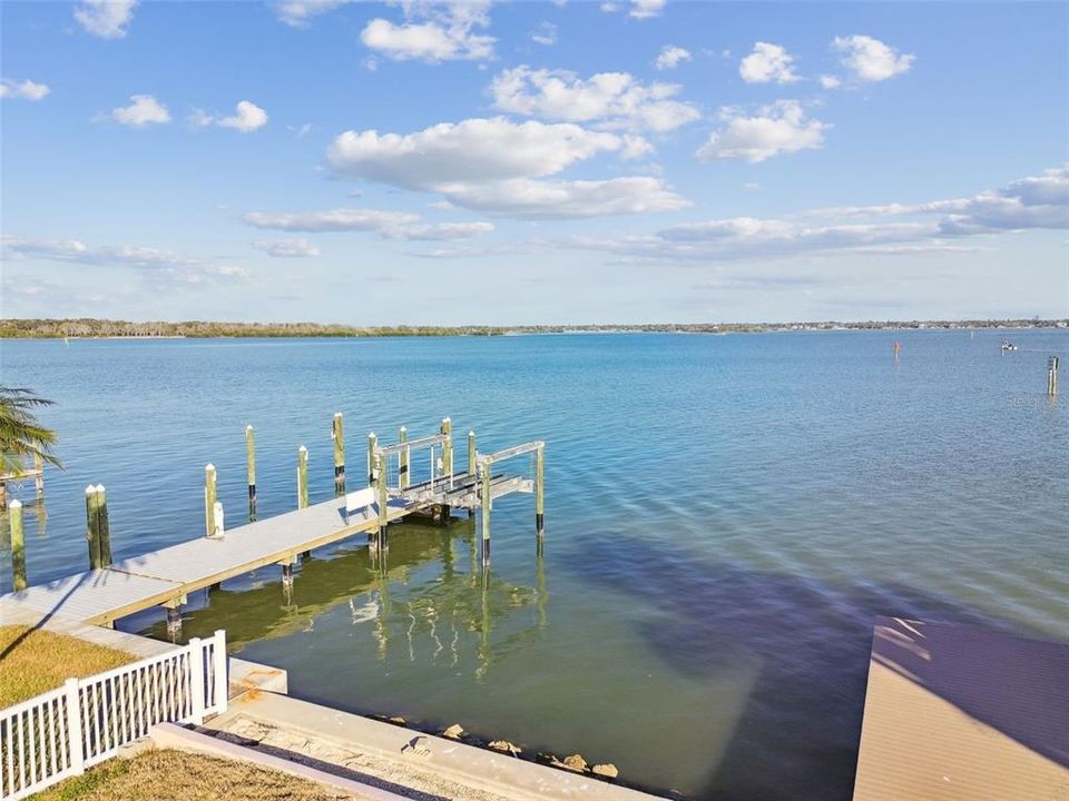 Activo con contrato: $1,390,000 (4 camas, 2 baños, 2273 Pies cuadrados)