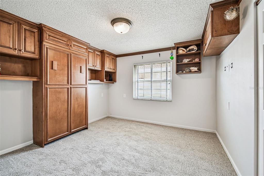 Activo con contrato: $1,390,000 (4 camas, 2 baños, 2273 Pies cuadrados)