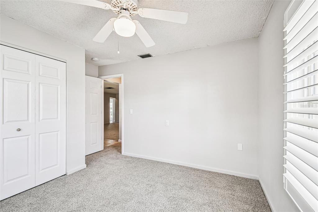 Activo con contrato: $1,390,000 (4 camas, 2 baños, 2273 Pies cuadrados)