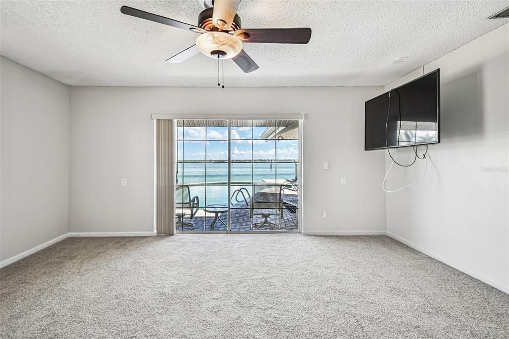 Activo con contrato: $1,390,000 (4 camas, 2 baños, 2273 Pies cuadrados)