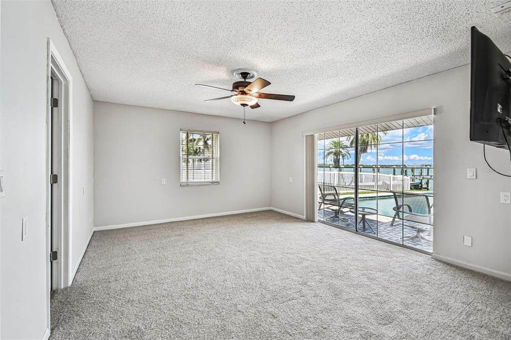 Activo con contrato: $1,390,000 (4 camas, 2 baños, 2273 Pies cuadrados)