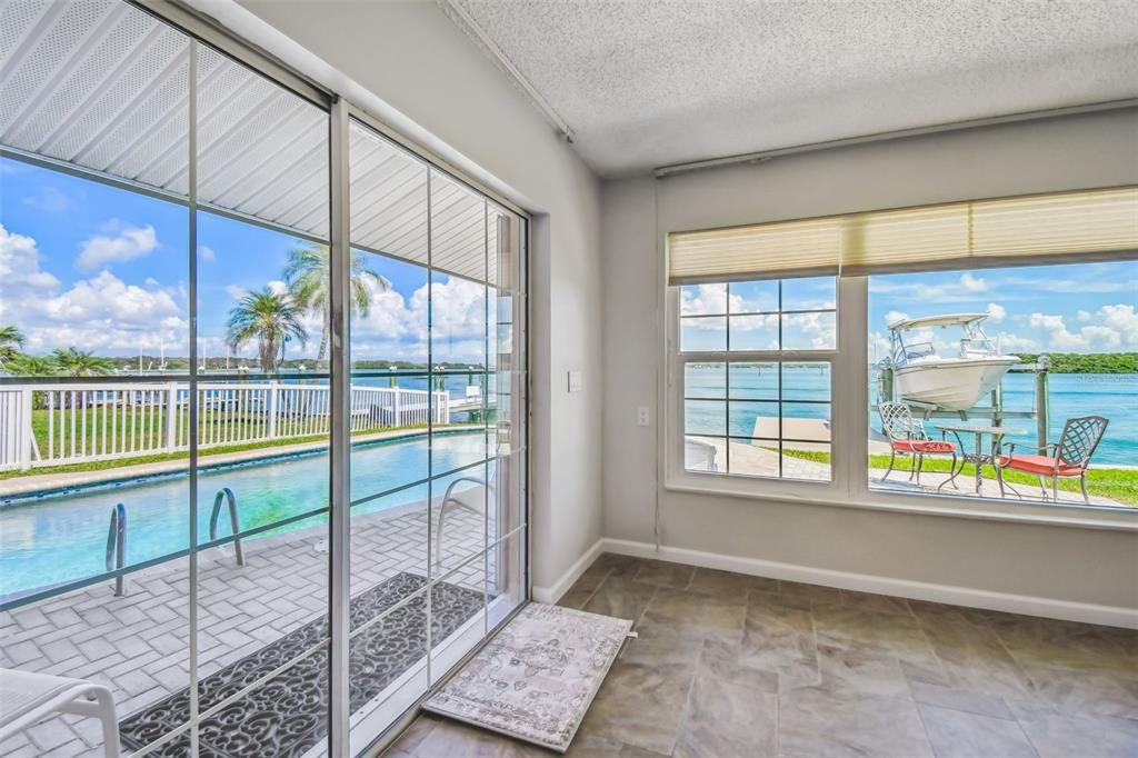 Activo con contrato: $1,390,000 (4 camas, 2 baños, 2273 Pies cuadrados)