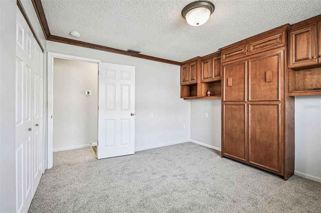 Activo con contrato: $1,390,000 (4 camas, 2 baños, 2273 Pies cuadrados)