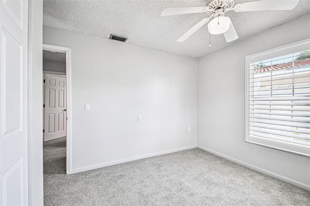 Activo con contrato: $1,390,000 (4 camas, 2 baños, 2273 Pies cuadrados)