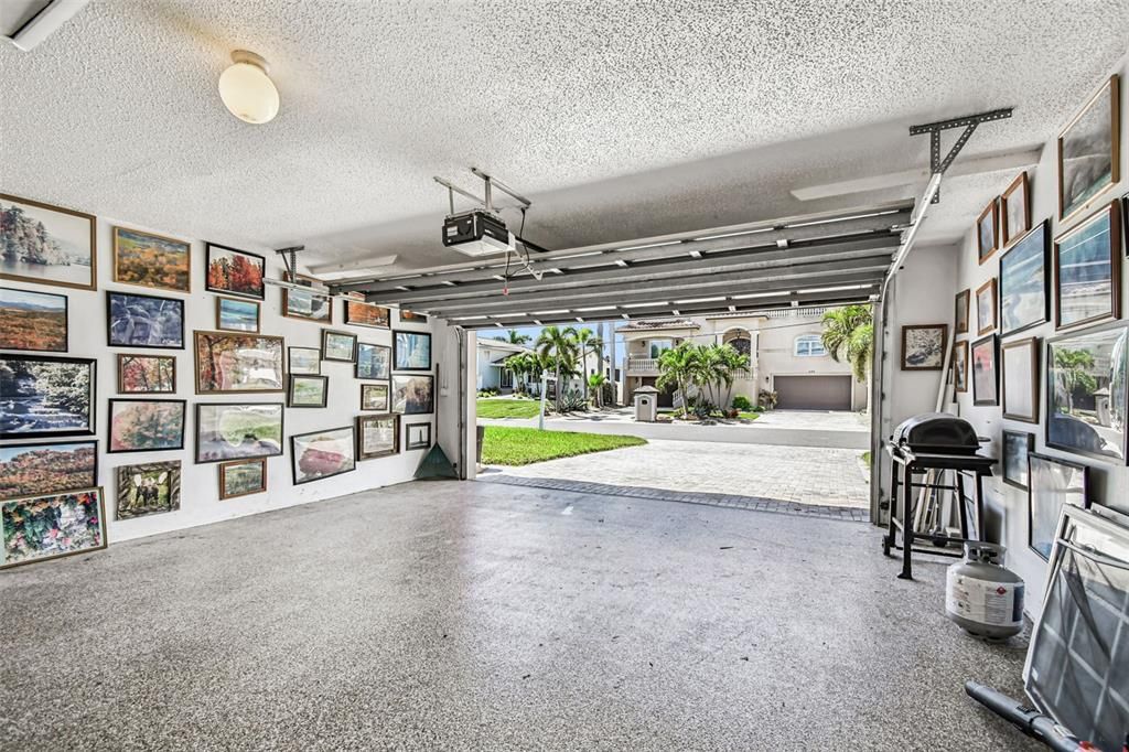 Activo con contrato: $1,390,000 (4 camas, 2 baños, 2273 Pies cuadrados)