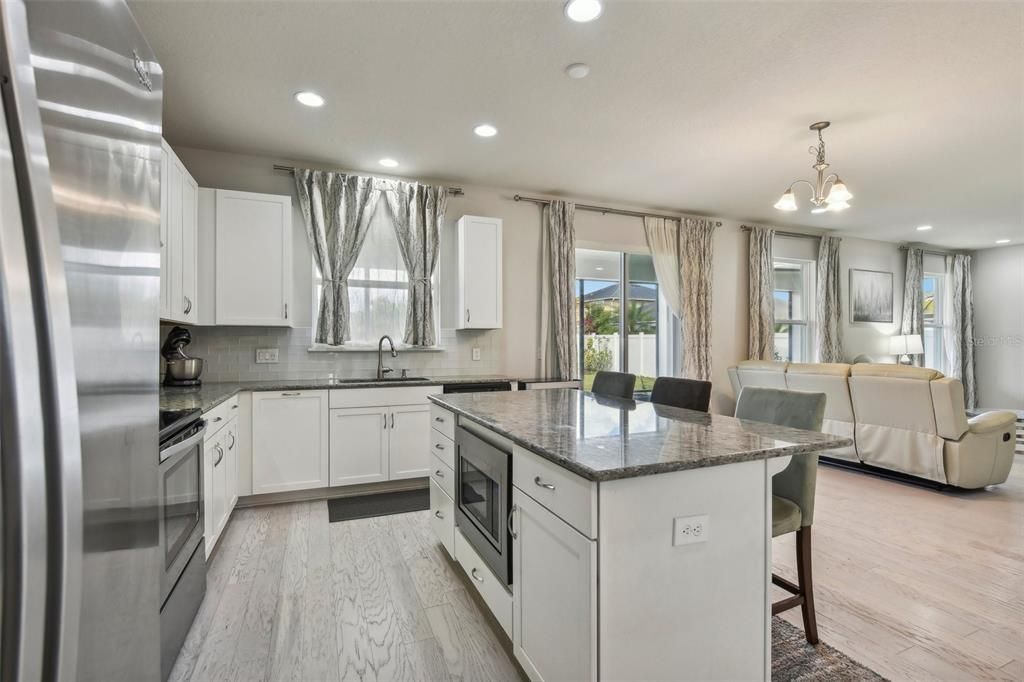 BEAUTIFULLY UPGRADED KITCHEN