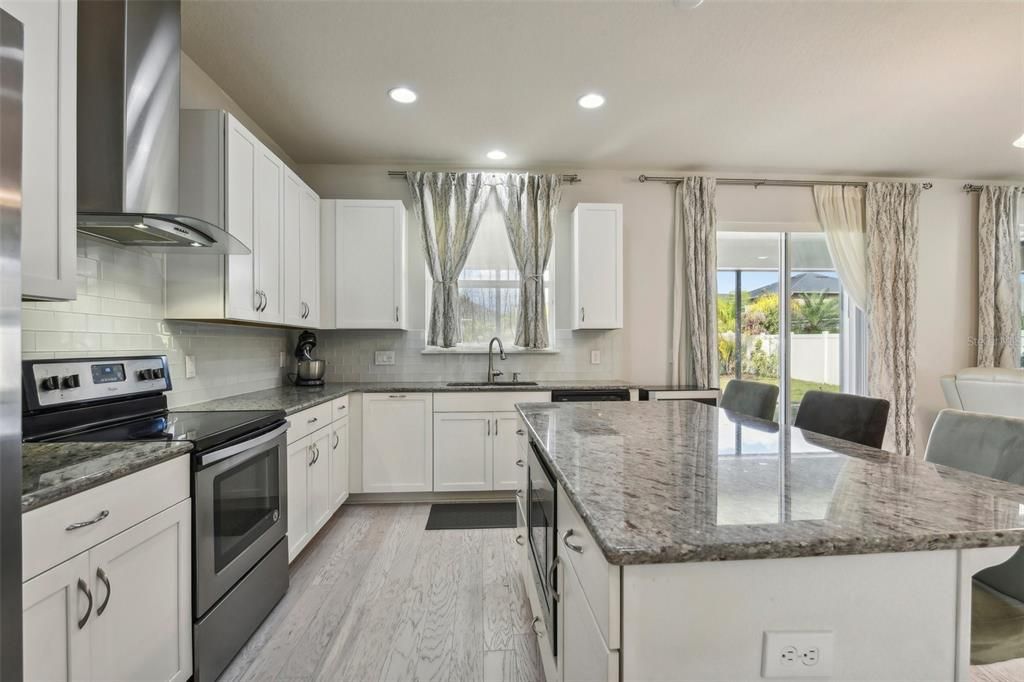 BEAUTIFULLY UPGRADED KITCHEN