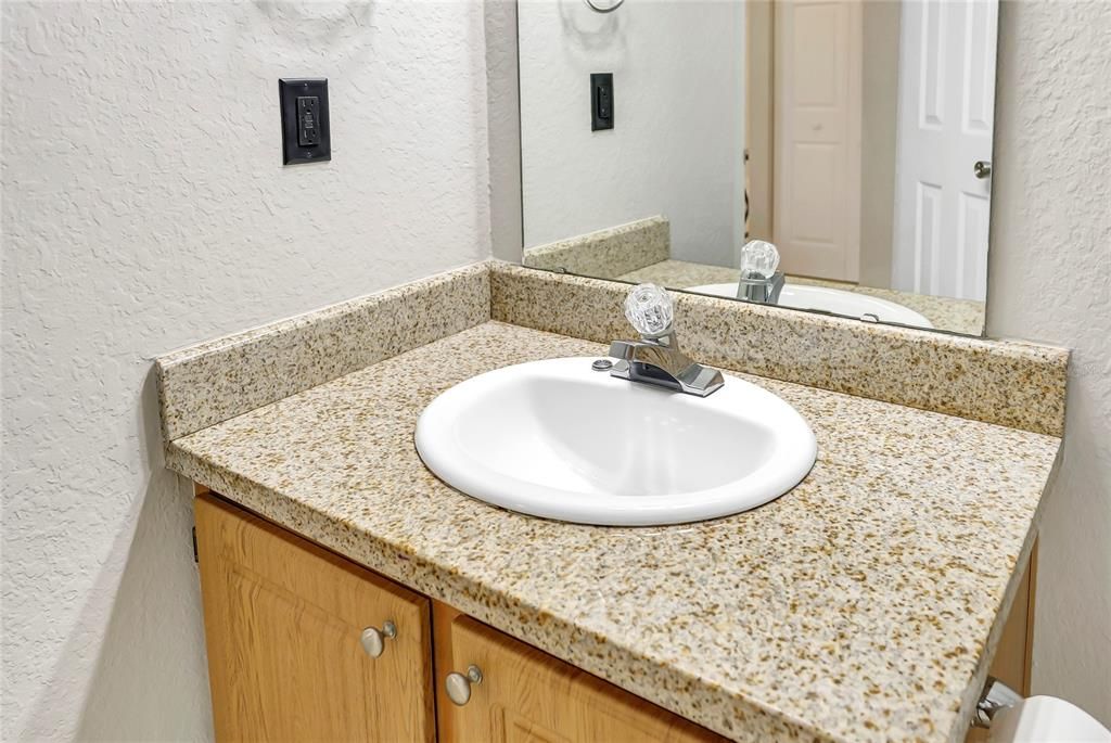 Bathroom w Granite counter