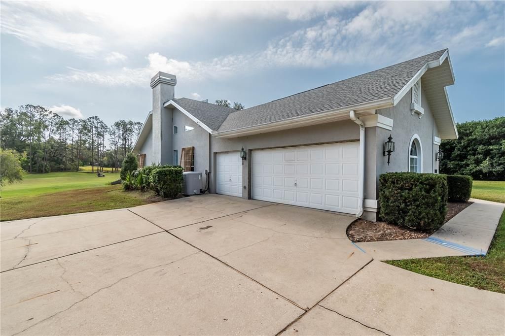 For Sale: $665,000 (3 beds, 2 baths, 2578 Square Feet)