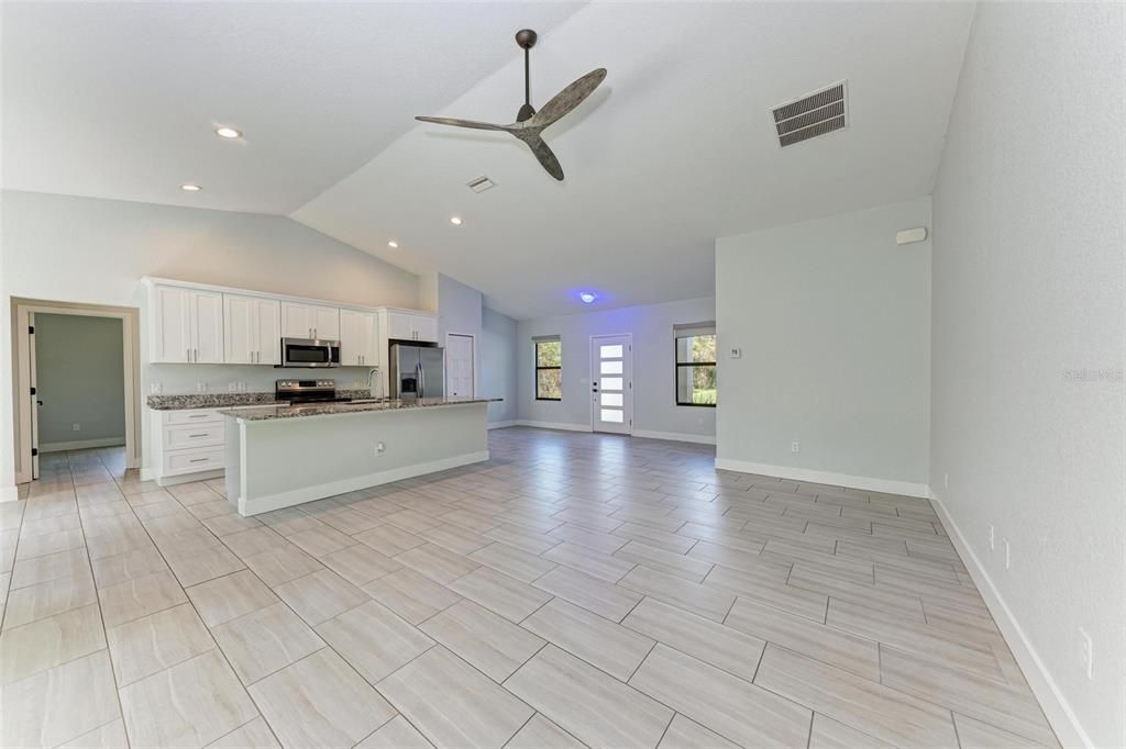 For Sale: $309,000 (3 beds, 2 baths, 1393 Square Feet)