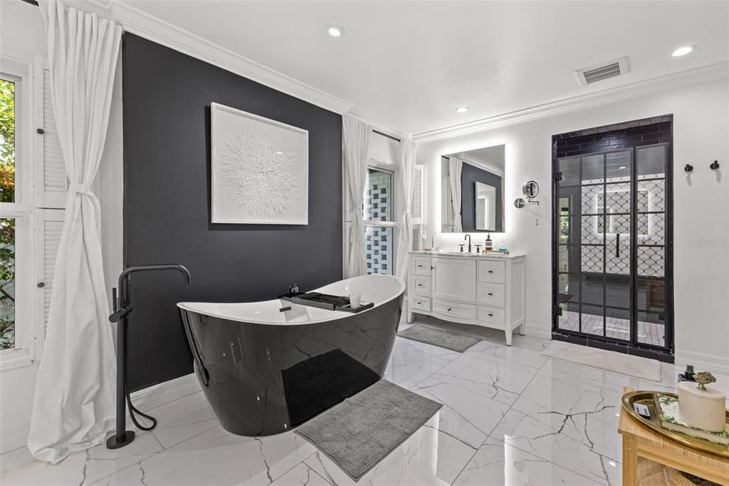 Primary Ensuite Bathroom Soaking Tub