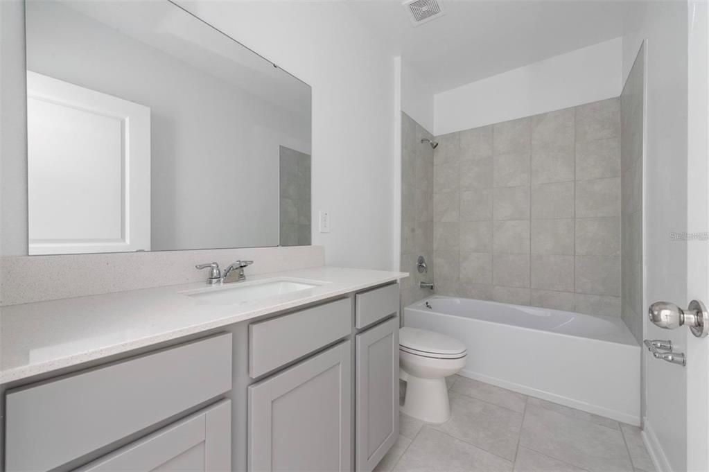 For Rent: $2,098 (4 beds, 2 baths, 1936 Square Feet)