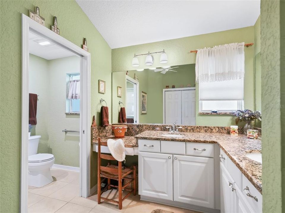 Master bath with double sinks - vanity sit down.....