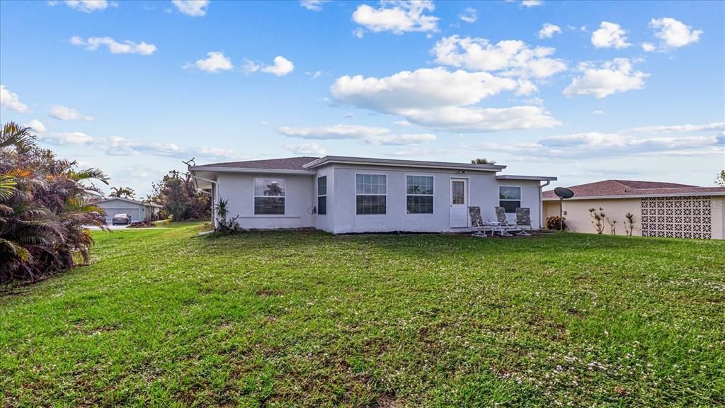 For Sale: $279,000 (3 beds, 2 baths, 1711 Square Feet)