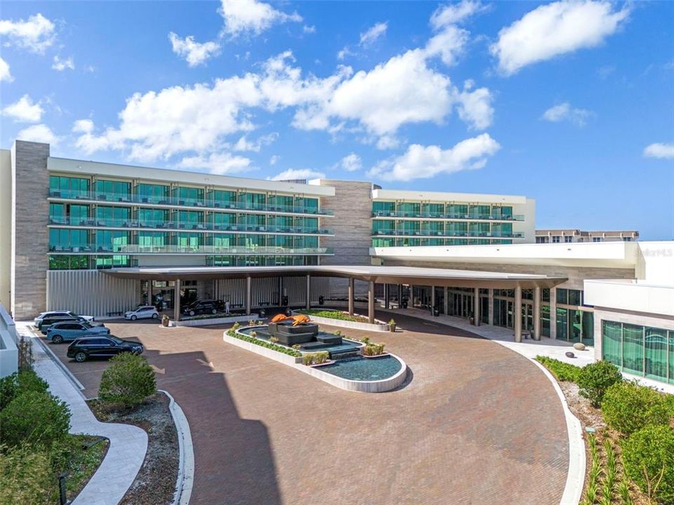 Hotel Porte Cochere