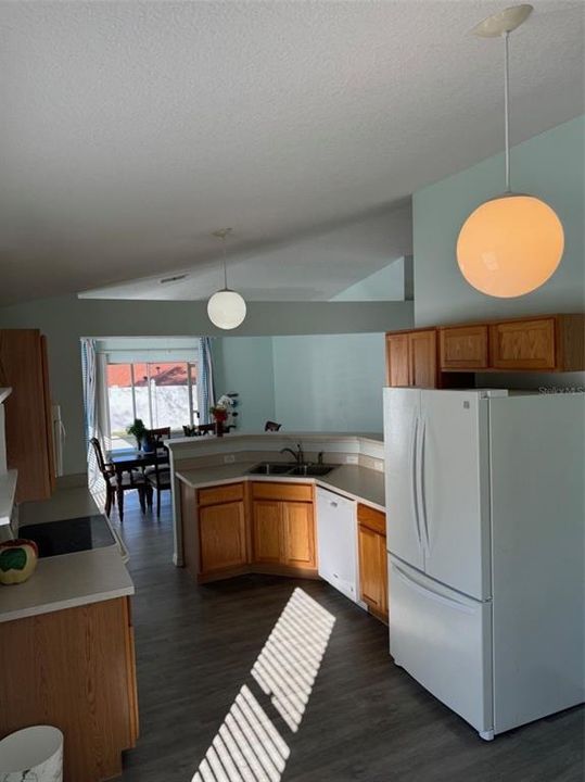 For Rent: $1,967 (4 beds, 2 baths, 1855 Square Feet)