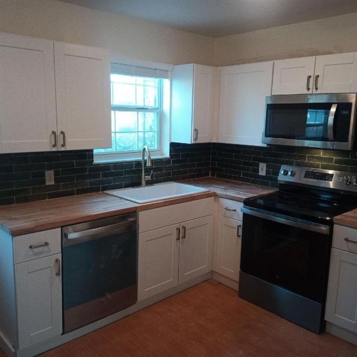 For Rent: $2,175 (1 beds, 1 baths, 1000 Square Feet)