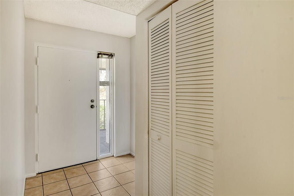 For Sale: $225,000 (2 beds, 2 baths, 1065 Square Feet)