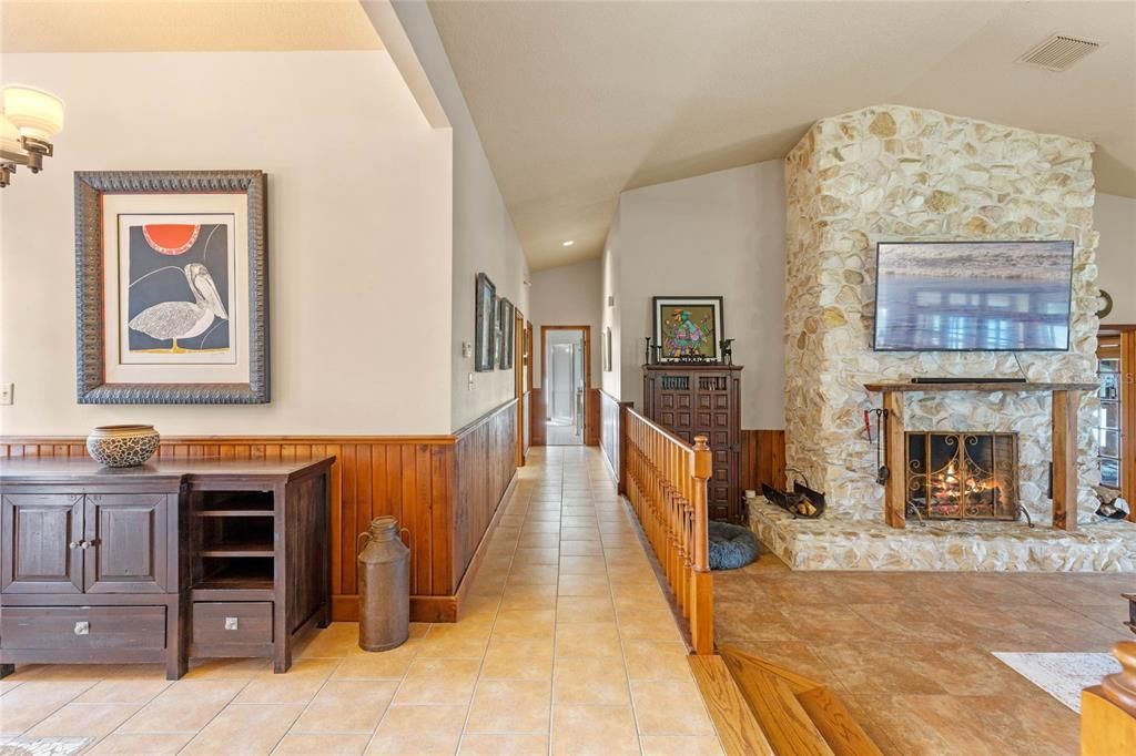 Foyer/ Living Room