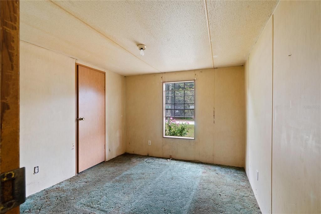 For Sale: $65,000 (3 beds, 2 baths, 1152 Square Feet)