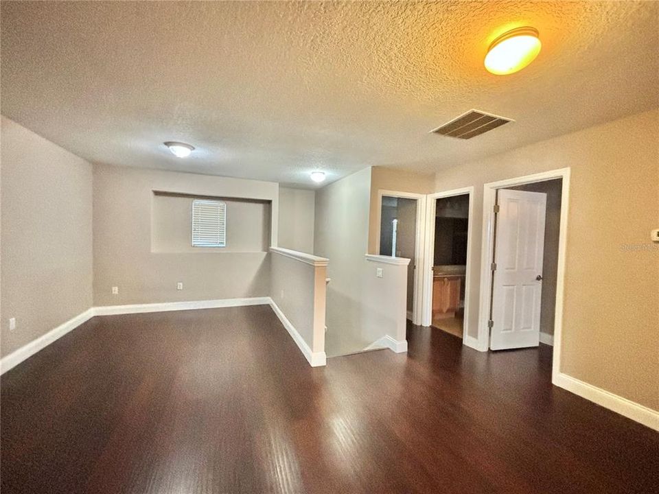 For Rent: $2,250 (4 beds, 2 baths, 2587 Square Feet)