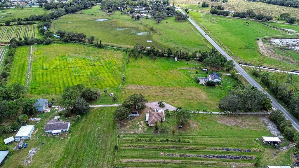 На продажу: $1,650,000 (14.22 acres)