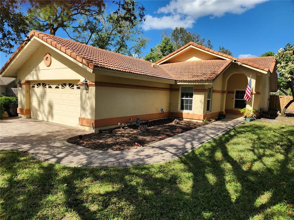 Recently Sold: $725,000 (3 beds, 2 baths, 1643 Square Feet)