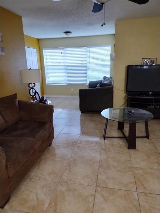 For Rent: $1,700 (2 beds, 2 baths, 988 Square Feet)