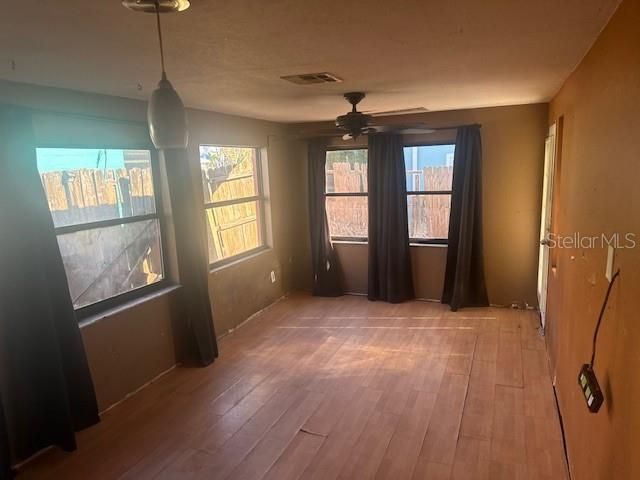 For Sale: $329,000 (1 beds, 1 baths, 814 Square Feet)