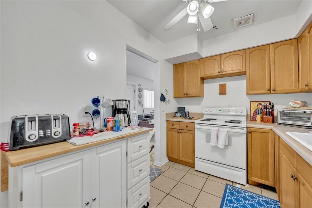 For Sale: $275,000 (3 beds, 2 baths, 1096 Square Feet)