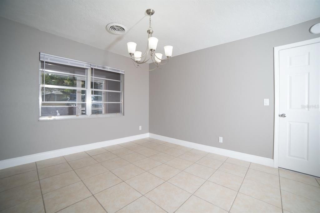 For Sale: $218,800 (2 beds, 2 baths, 1420 Square Feet)