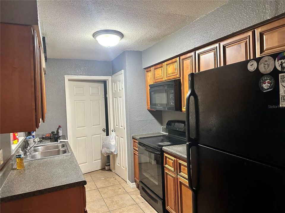 For Sale: $299,900 (2 beds, 2 baths, 1056 Square Feet)