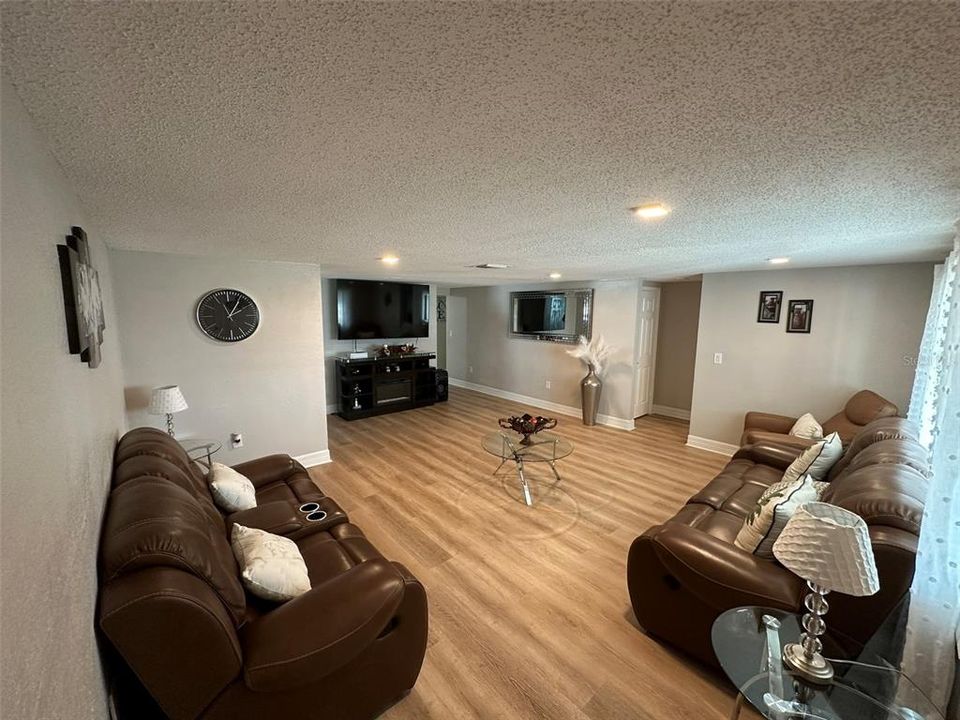 For Sale: $355,400 (4 beds, 2 baths, 1796 Square Feet)