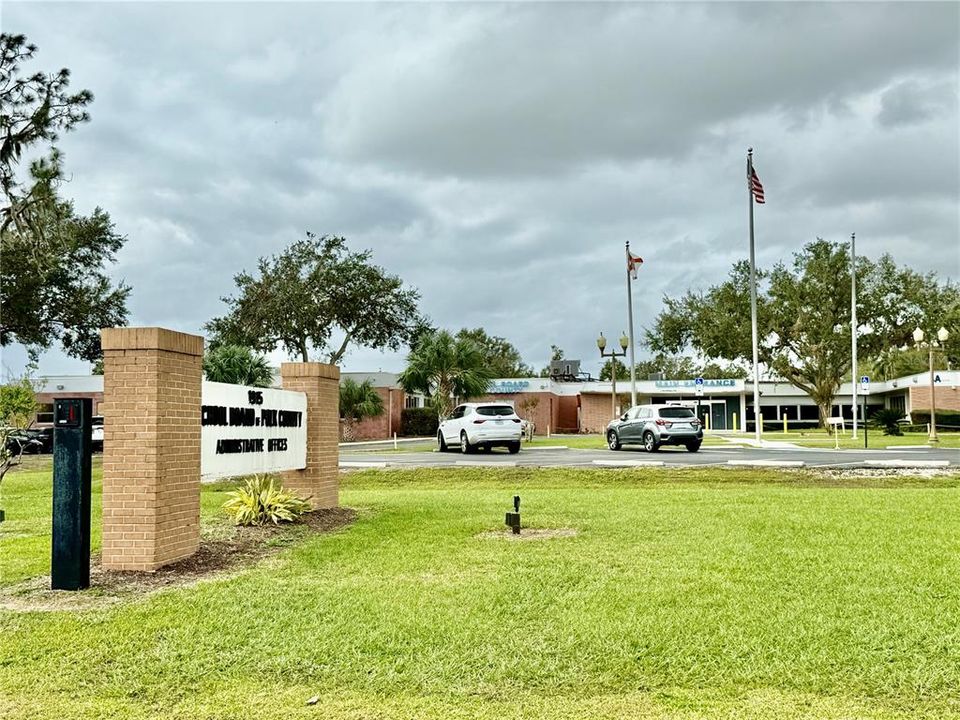 For Sale: $355,000 (3 beds, 2 baths, 1704 Square Feet)