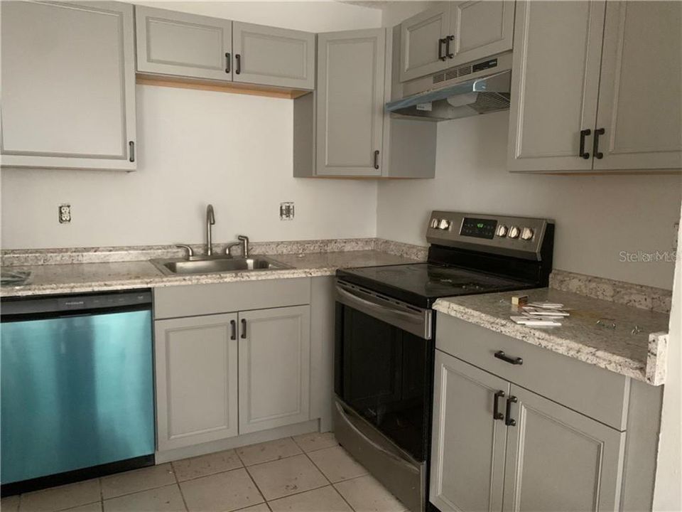 For Rent: $1,750 (2 beds, 1 baths, 1593 Square Feet)