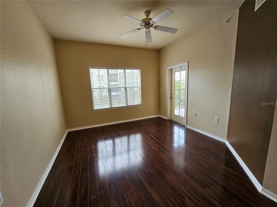 For Rent: $2,299 (1 beds, 1 baths, 743 Square Feet)