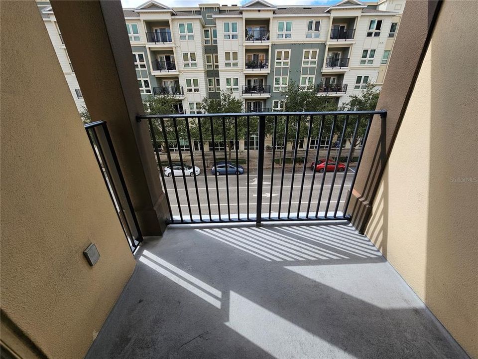 For Rent: $2,299 (1 beds, 1 baths, 743 Square Feet)