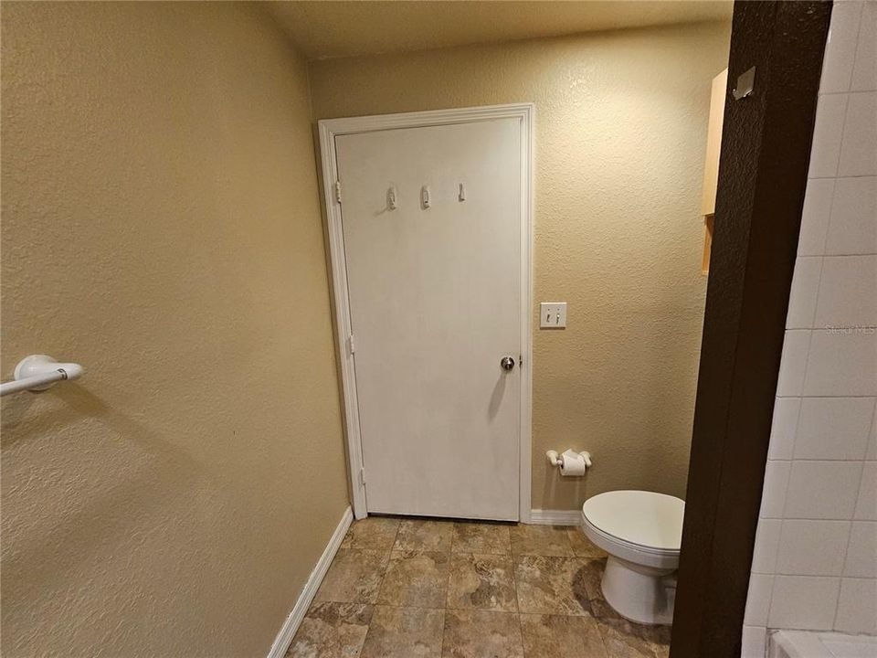 For Rent: $2,299 (1 beds, 1 baths, 743 Square Feet)