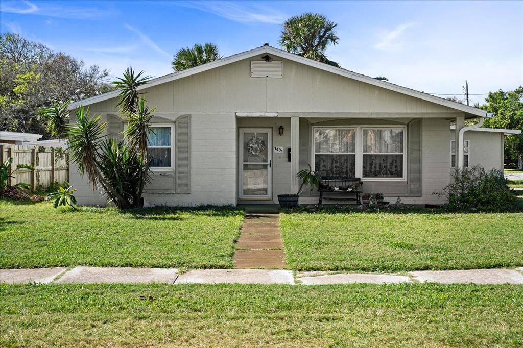 For Sale: $349,000 (2 beds, 2 baths, 1260 Square Feet)