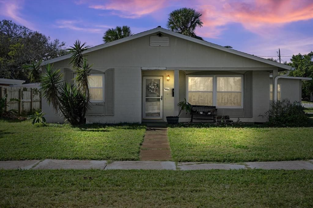 For Sale: $349,000 (2 beds, 2 baths, 1260 Square Feet)