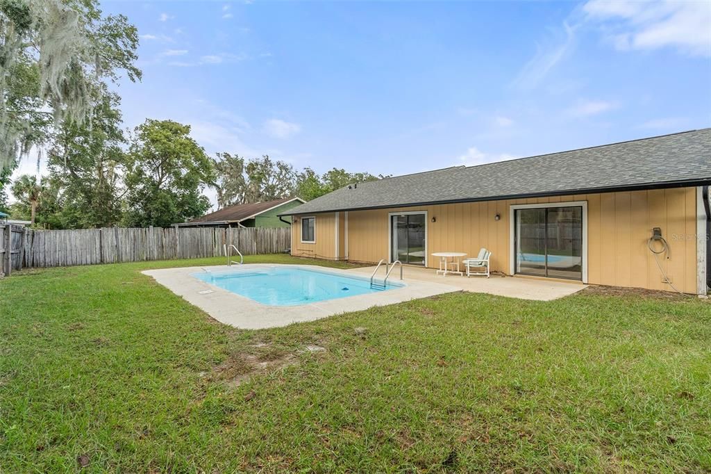 For Sale: $350,000 (4 beds, 2 baths, 1514 Square Feet)